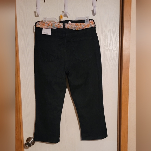 Croft & Barrow Capri Denim pants - Picture 4 of 6